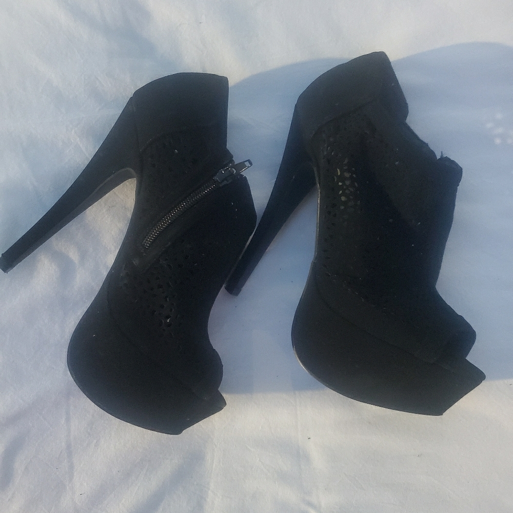 Qupid Black Leather women's Platform Stilleto Heel